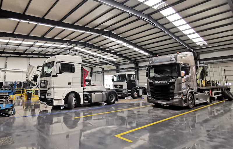 camiones en la terminal